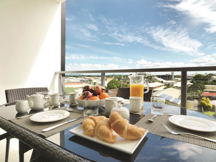 Desk, laptop workspace, iron/ironing board, free WiFi