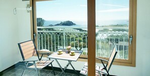 Balcony - Marine Port Resort (Seogwipo)