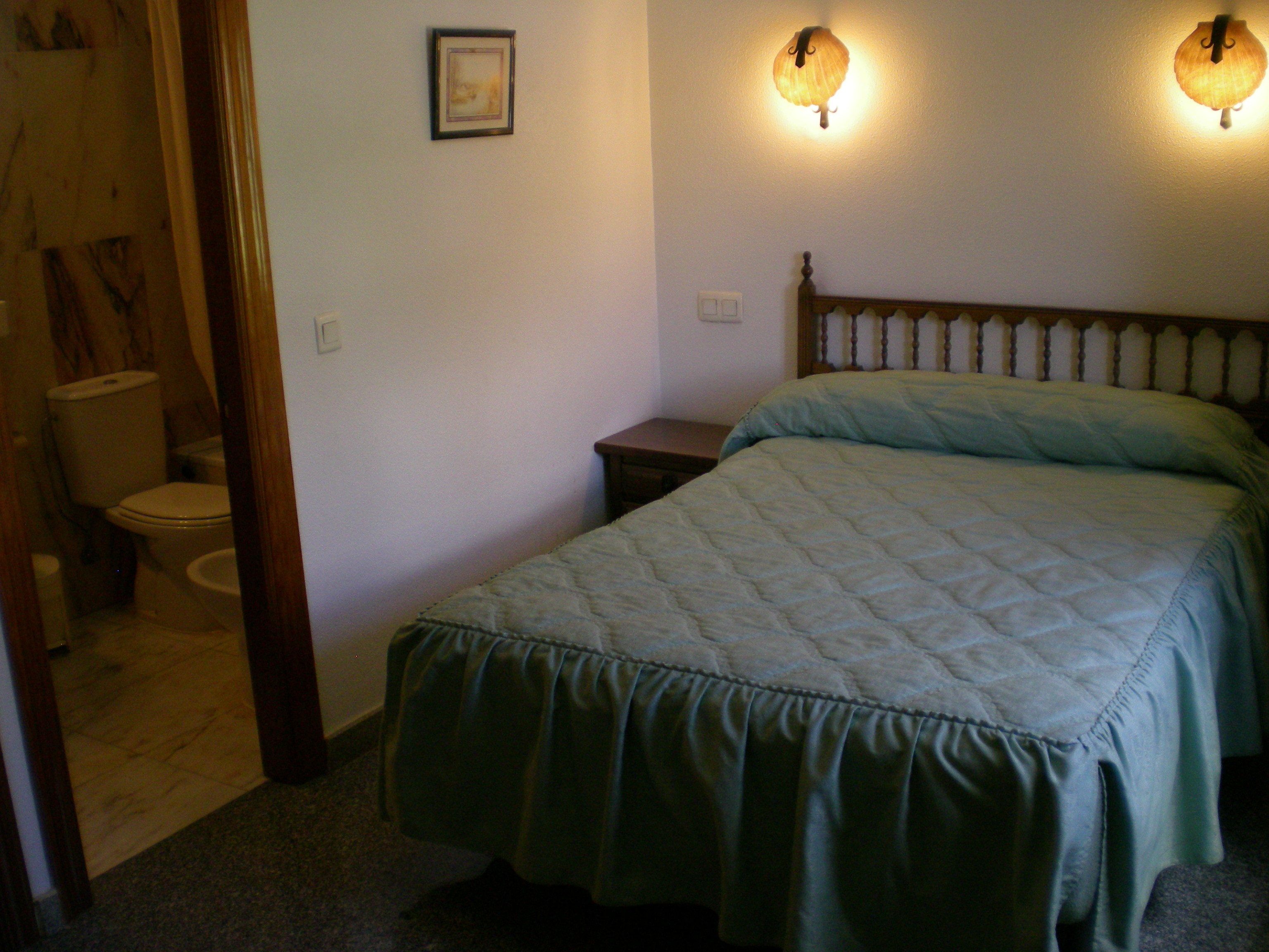 double room | desk, free wifi, bed sheets