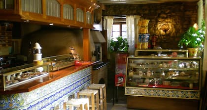 Hotel Puerta Romeros