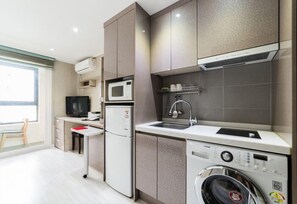 Standard Double Room | Private kitchen | Fridge, microwave, electric kettle, rice cooker
