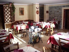 Free daily local cuisine breakfast