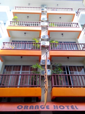 ด้านหน้าที่พัก