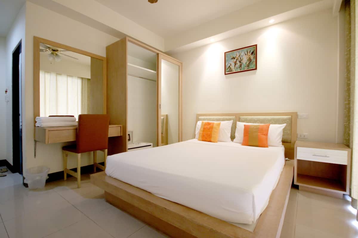 Premium bedding, minibar, in-room safe, rollaway beds