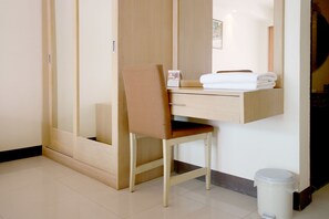Deluxe Double Room | Premium bedding, minibar, in-room safe, rollaway beds - Orange Hotel (Patong)