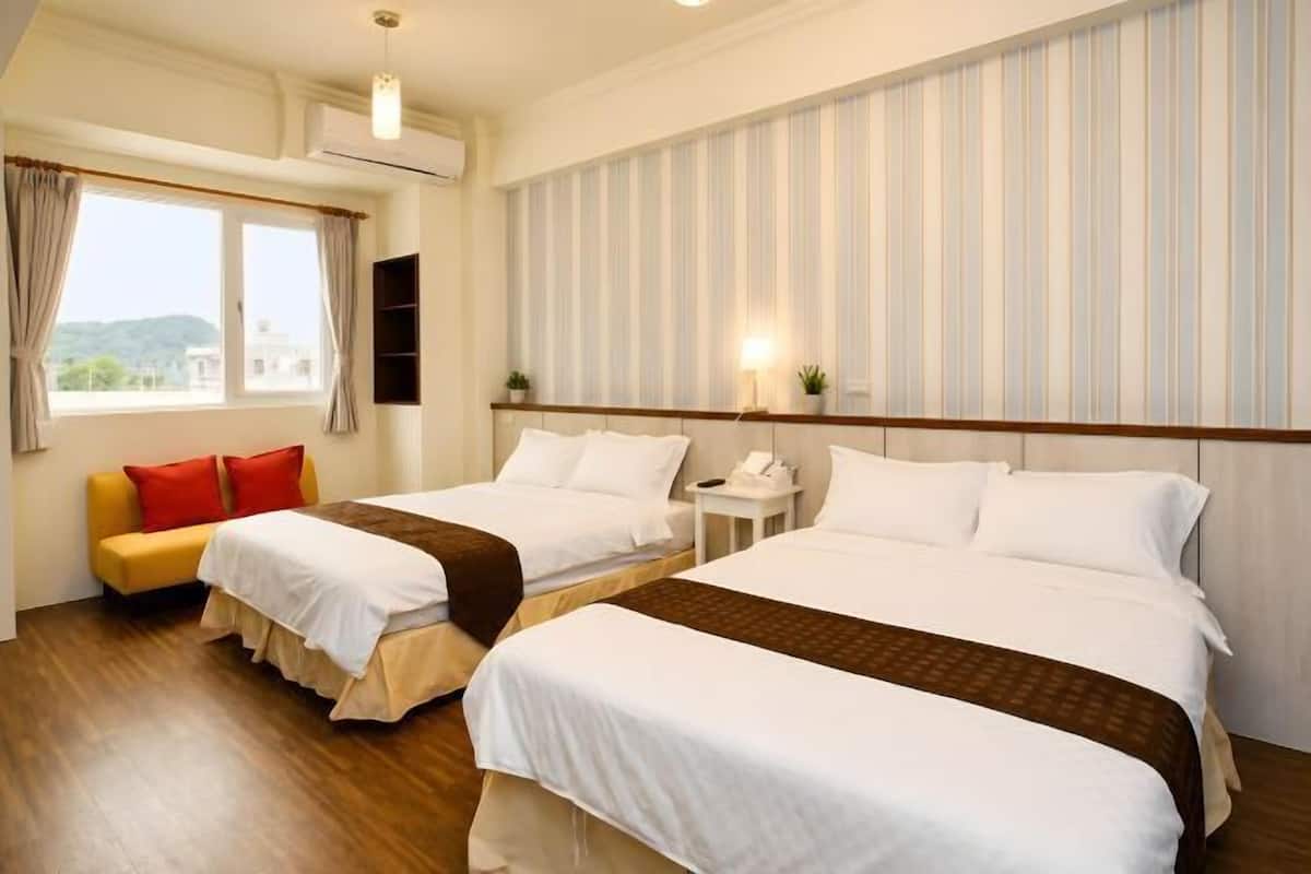 Premium bedding, soundproofing, free WiFi