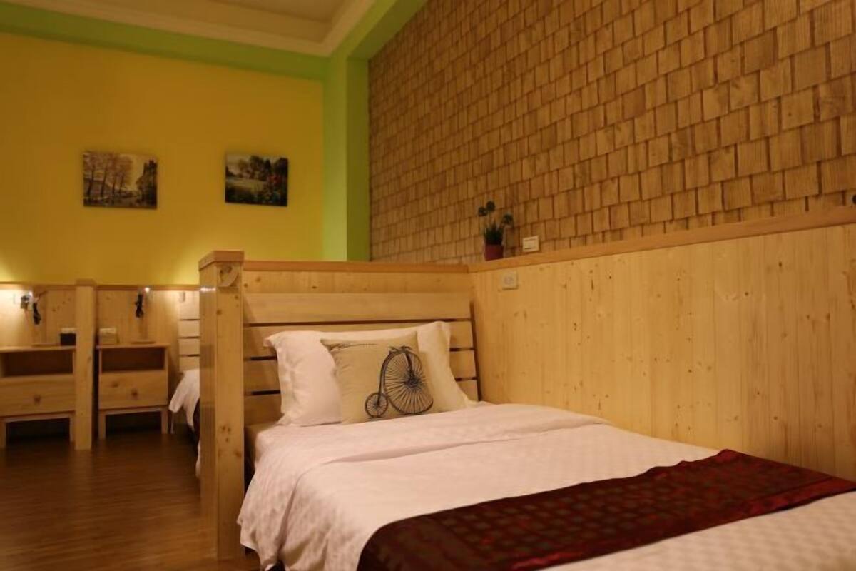 Premium bedding, soundproofing, free WiFi