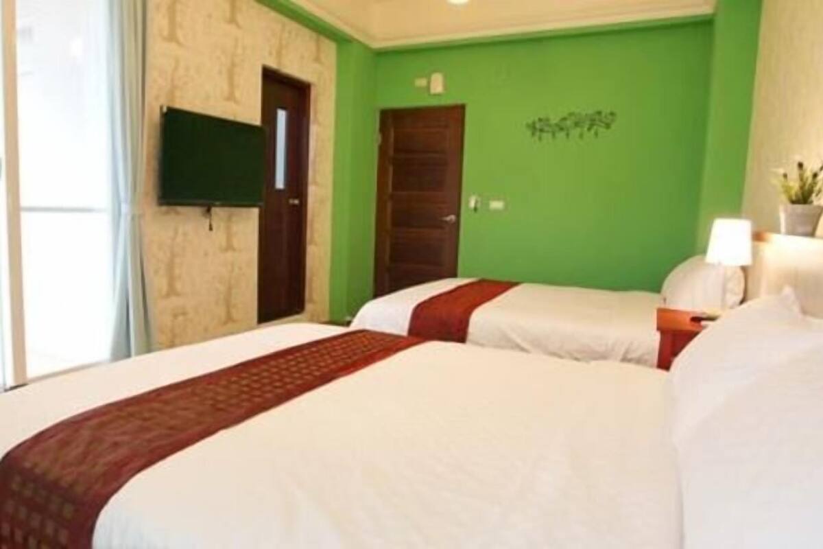 Premium bedding, soundproofing, free WiFi