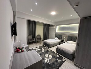 Habitación superior con 2 camas individuales | Ropa de cama de alta calidad, minibar, caja fuerte