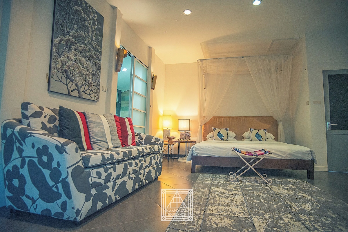 1 chambre, minibar, coffres-forts dans les chambres, bureau