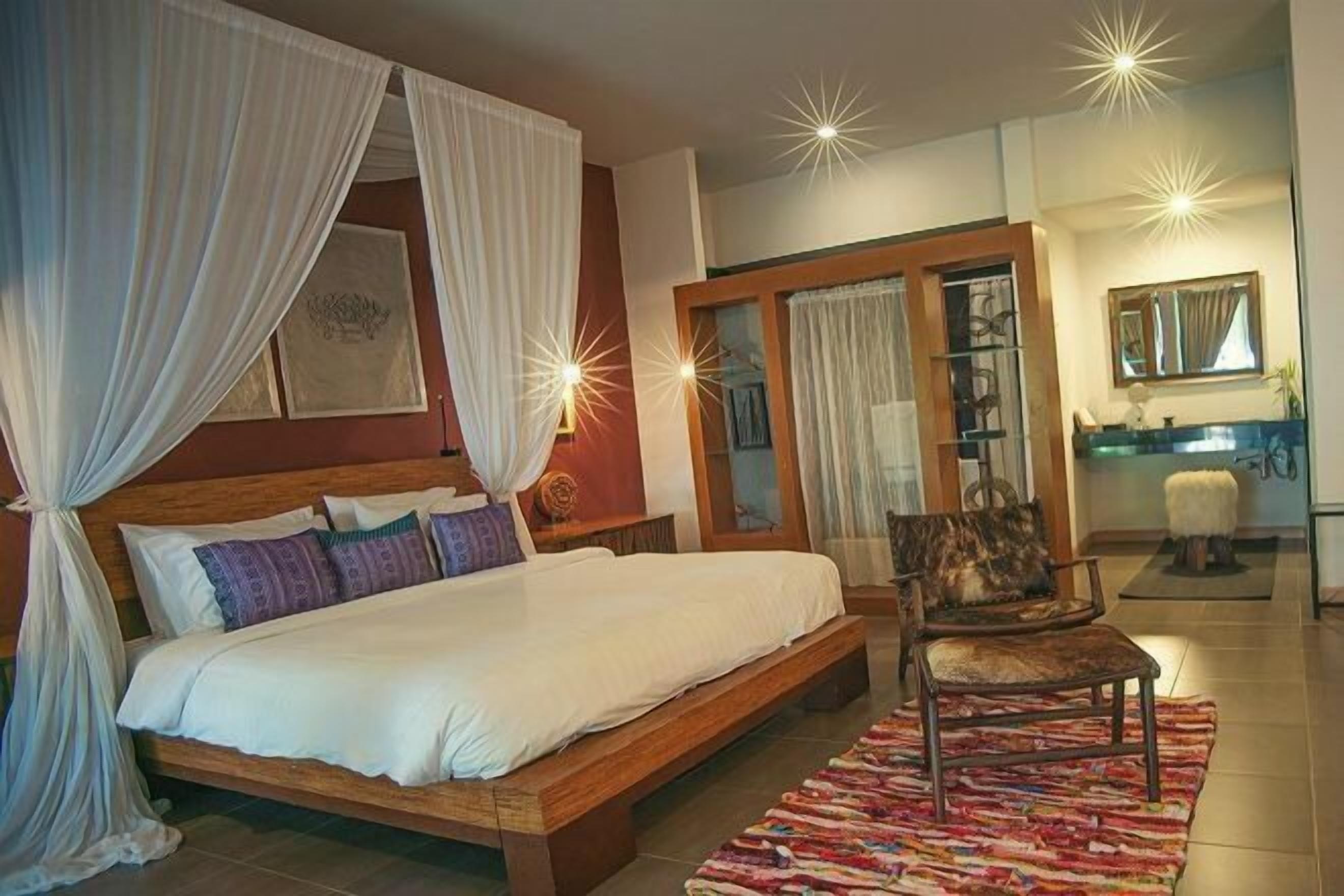 1 chambre, minibar, coffres-forts dans les chambres, bureau