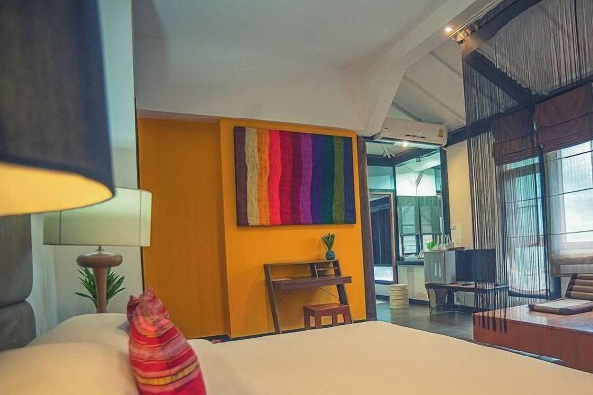 1 chambre, minibar, coffres-forts dans les chambres, bureau