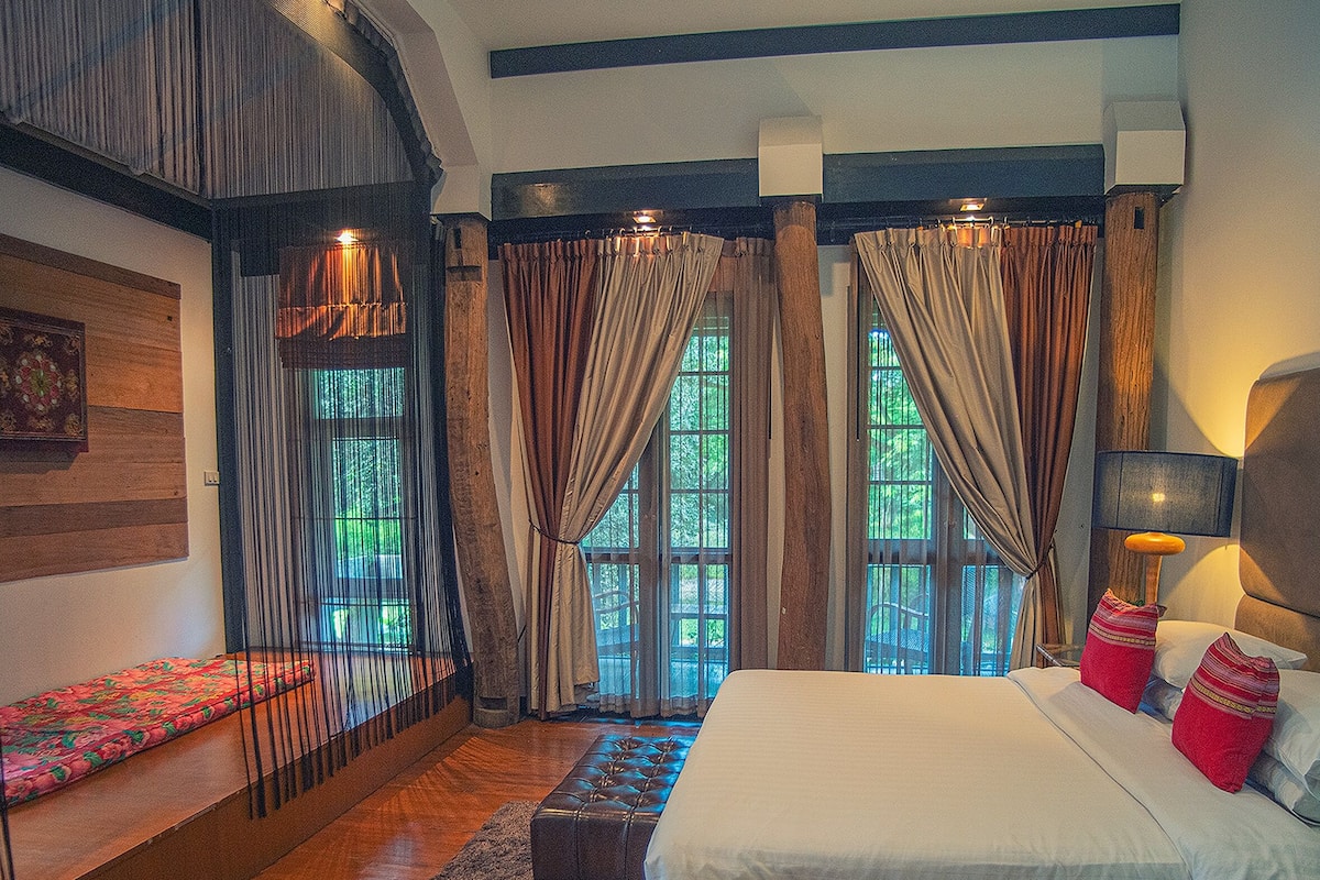 1 chambre, minibar, coffres-forts dans les chambres, bureau