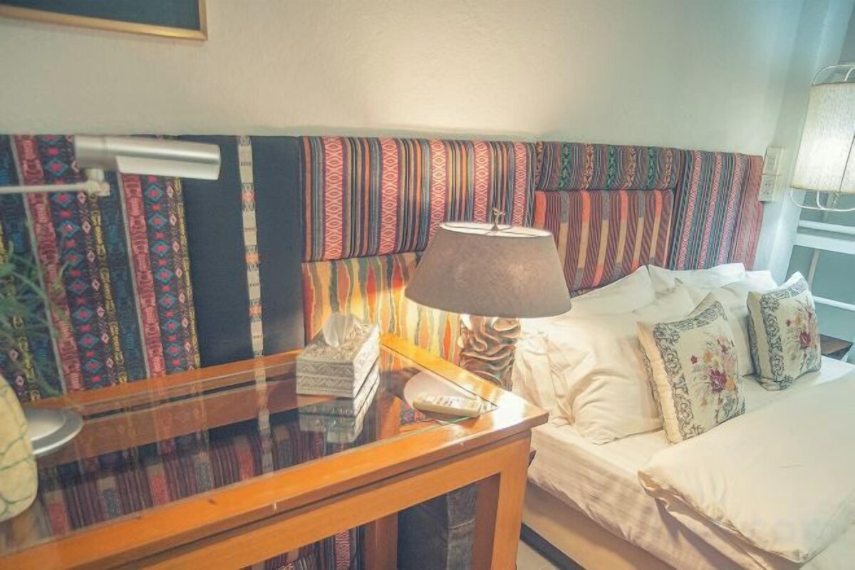 1 soverom, minibar, safe på rommet og skrivebord