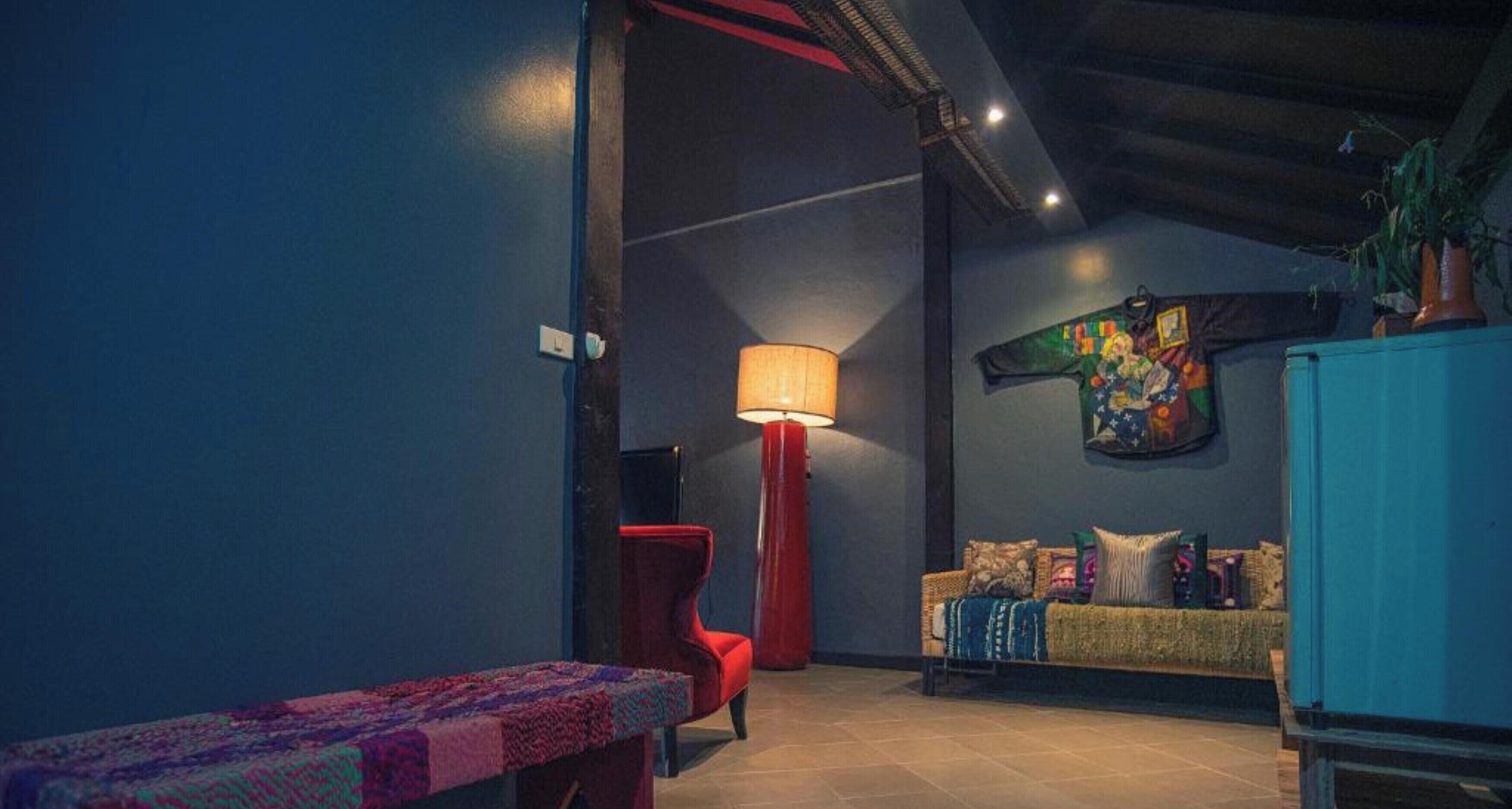 Living area | 32-inch LCD TV with cable channels, TV