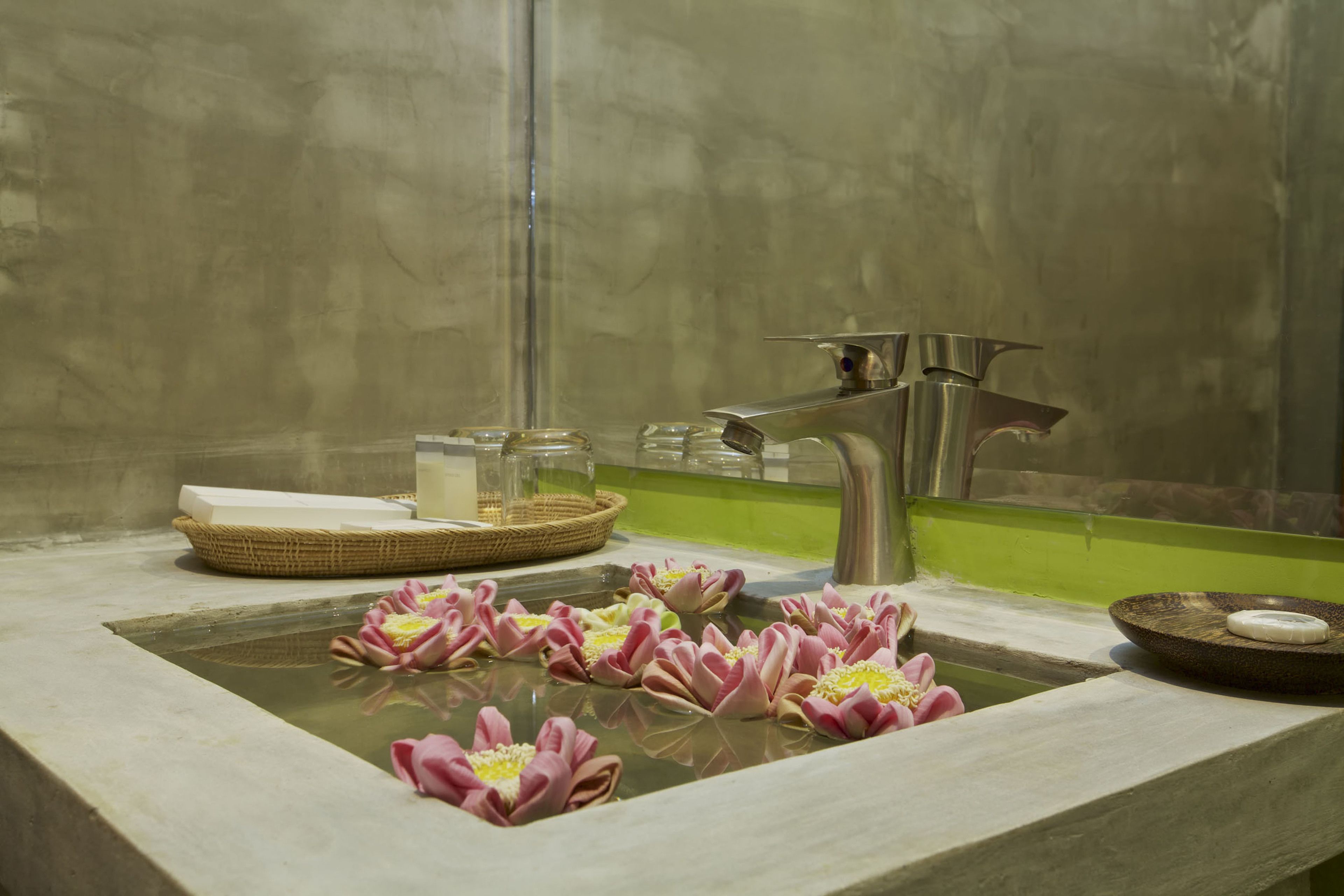 shower, free toiletries, hair dryer, bathrobes