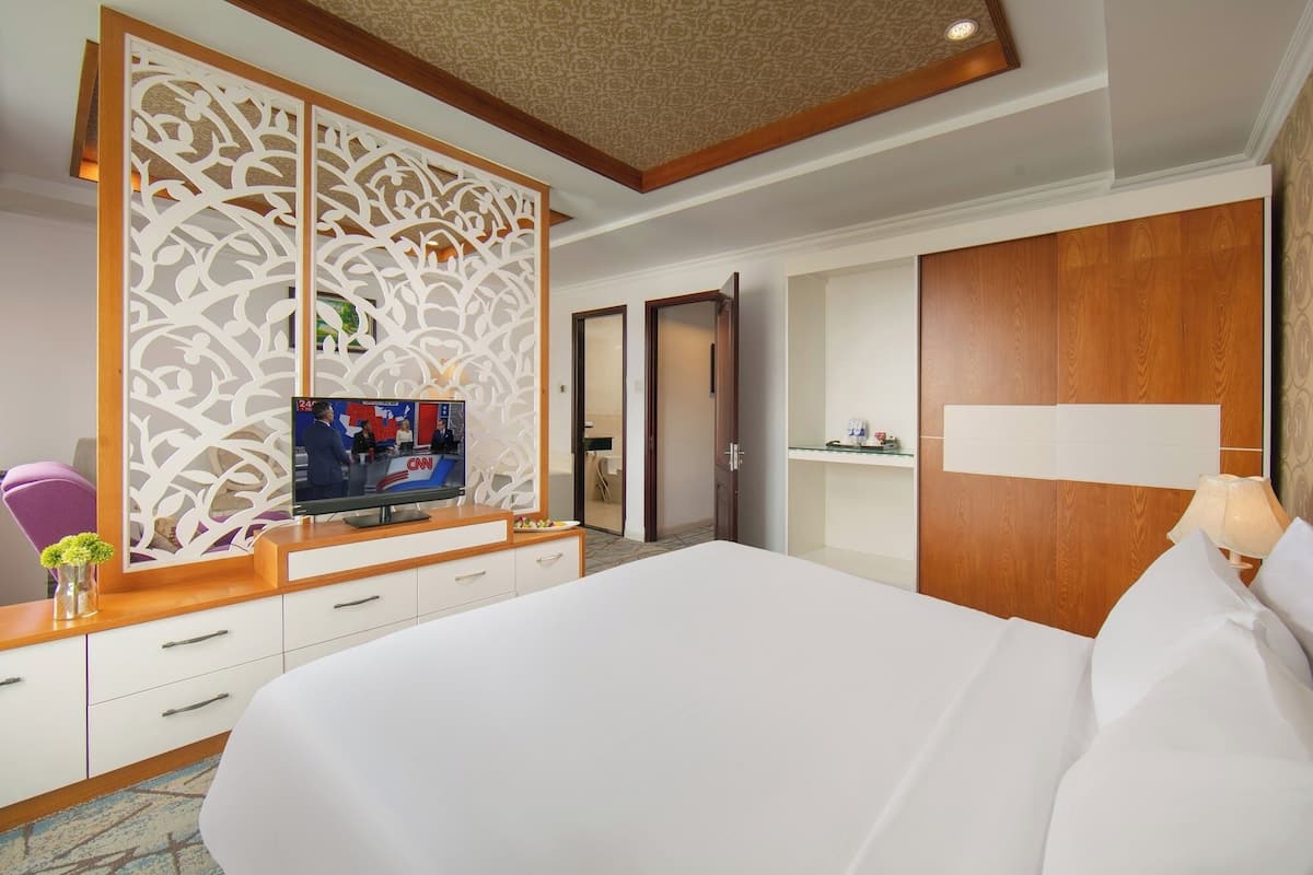 Premier-Doppelzimmer, Flussblick | 1 Schlafzimmer, hochwertige Bettwaren, Minibar, Zimmersafe