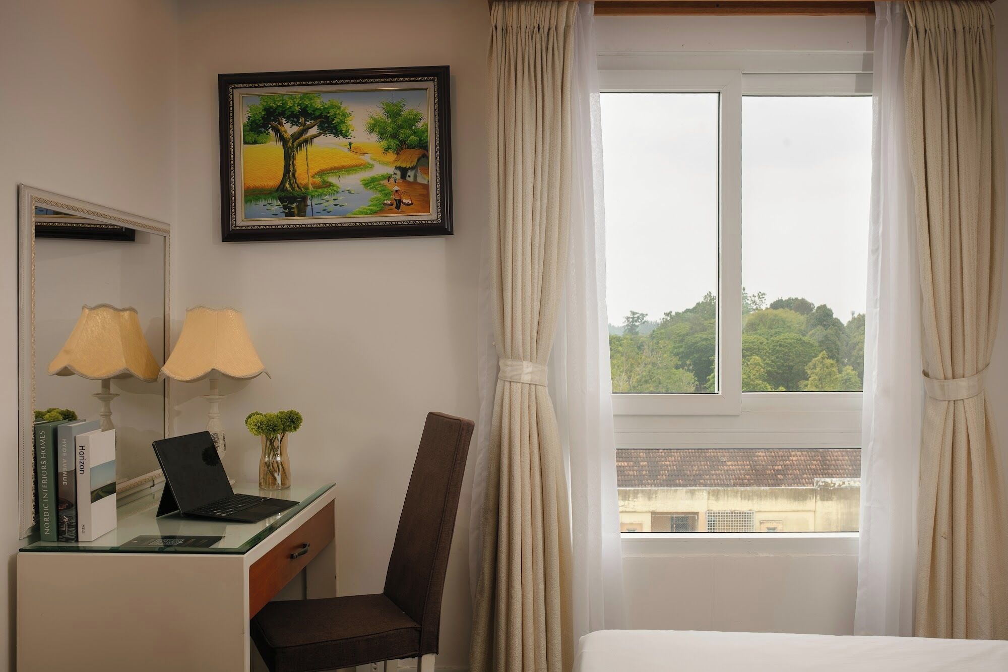 deluxe twin room, city view | 1 bedroom, premium bedding, minibar, in-room safe