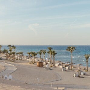 Private beach, sun-loungers, beach umbrellas, beach towels - The Oberoi Beach Resort, Sahl Hasheesh (Hurghada)
