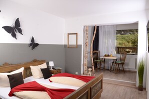 Family Room | Rollaway beds, free WiFi, bed sheets - Hotel Großbach (St. Blasien)