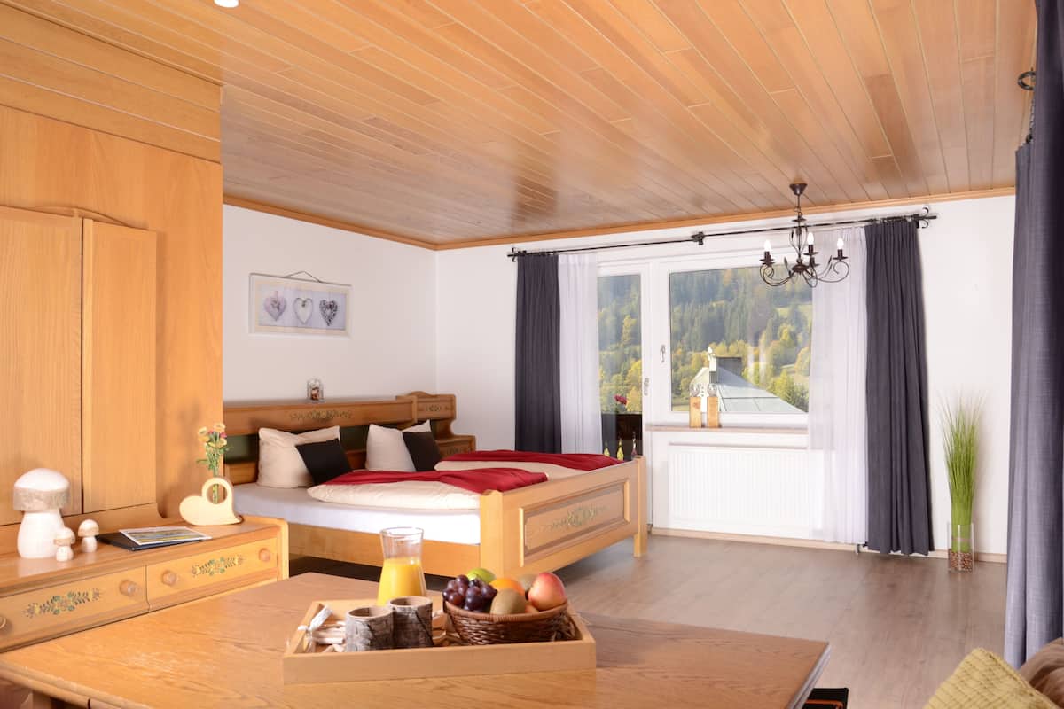 Rollaway beds, free WiFi, bed sheets