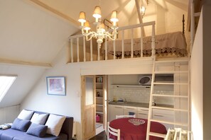 Double Room, City View | Cribs/infant beds, free WiFi, bed sheets - B&B In Bruges (Bruges)