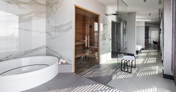 套房, 按摩浴缸, 海港景观 (with private SPA) | 浴室 | 免费洗浴用品、吹风机、浴袍、拖鞋