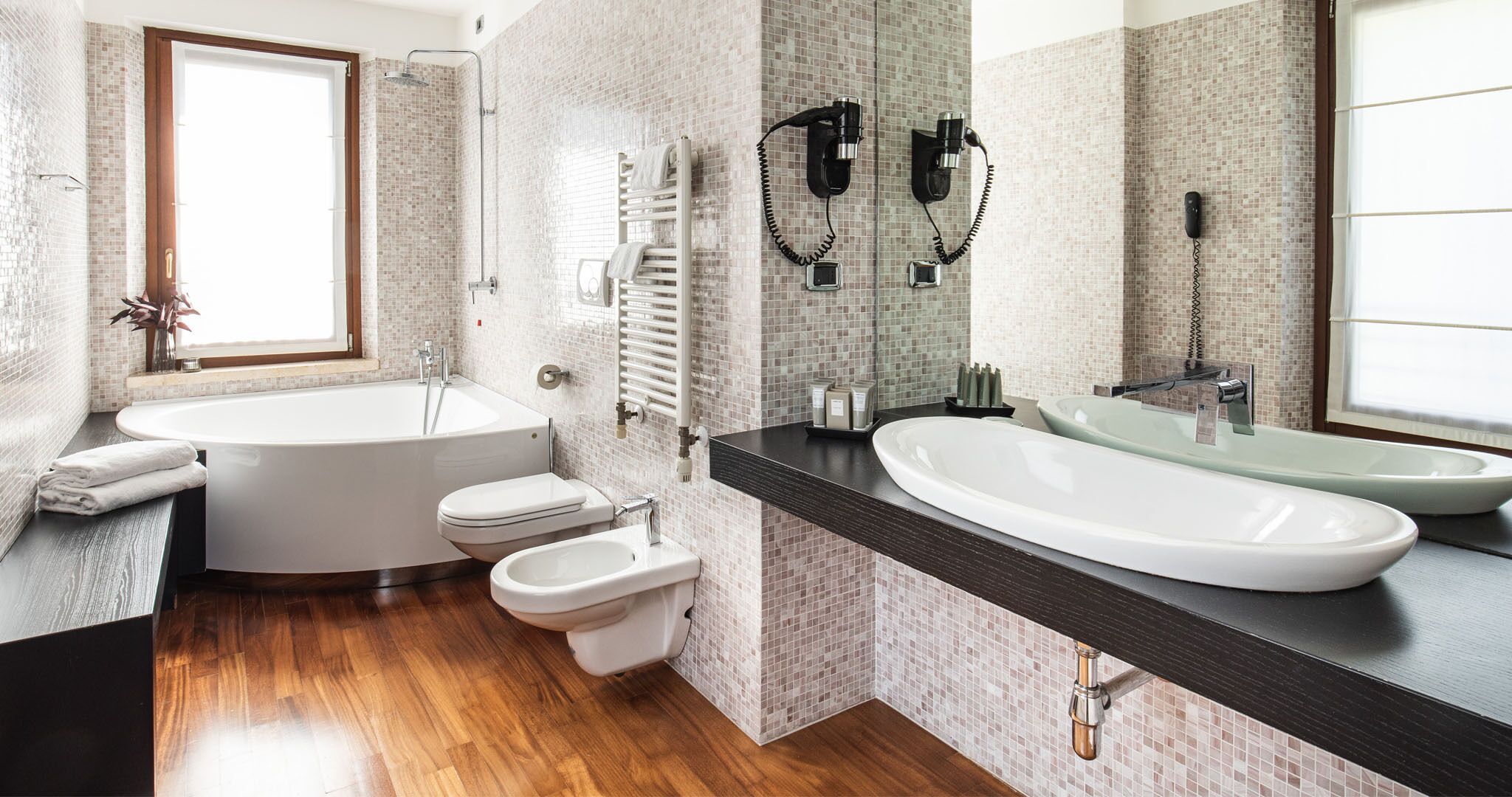 junior suite | bathroom | free toiletries, hair dryer, bathrobes, slippers
