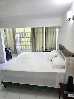 Deluxe Room | 2 bedrooms, hypo-allergenic bedding, in-room safe, iron/ironing board - The Gardens (Kingston)