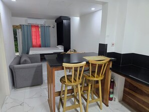 Estúdio econômico | Área de estar | Smart TV 32 polegadas com canais digitais