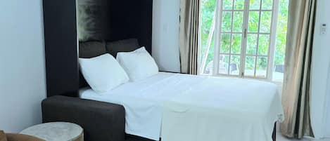 Estudio económico | 2 dormitorios, ropa de cama hipoalergénica, caja fuerte