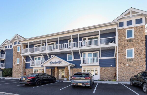 Front of property - Beachcomber Resort (Avalon)