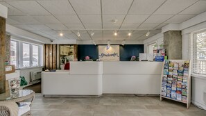 Lobby - Beachcomber Resort (Avalon)