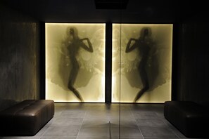 Un sauna, baño turco, tratamientos corporales, envolturas corporales