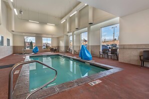 Outdoor pool - Comfort Inn & Suites Vernal - National Monument Area (Vernal)