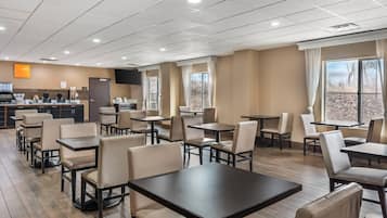 Free daily continental breakfast