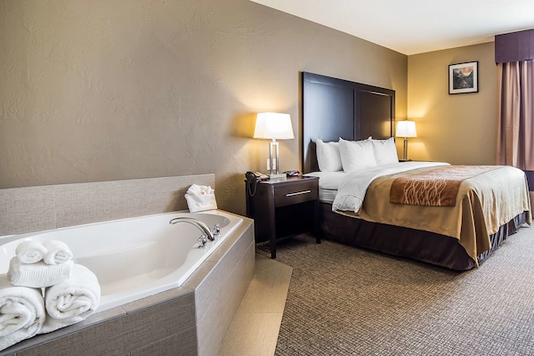 Suite, 1 King Bed, Non Smoking, Jetted Tub