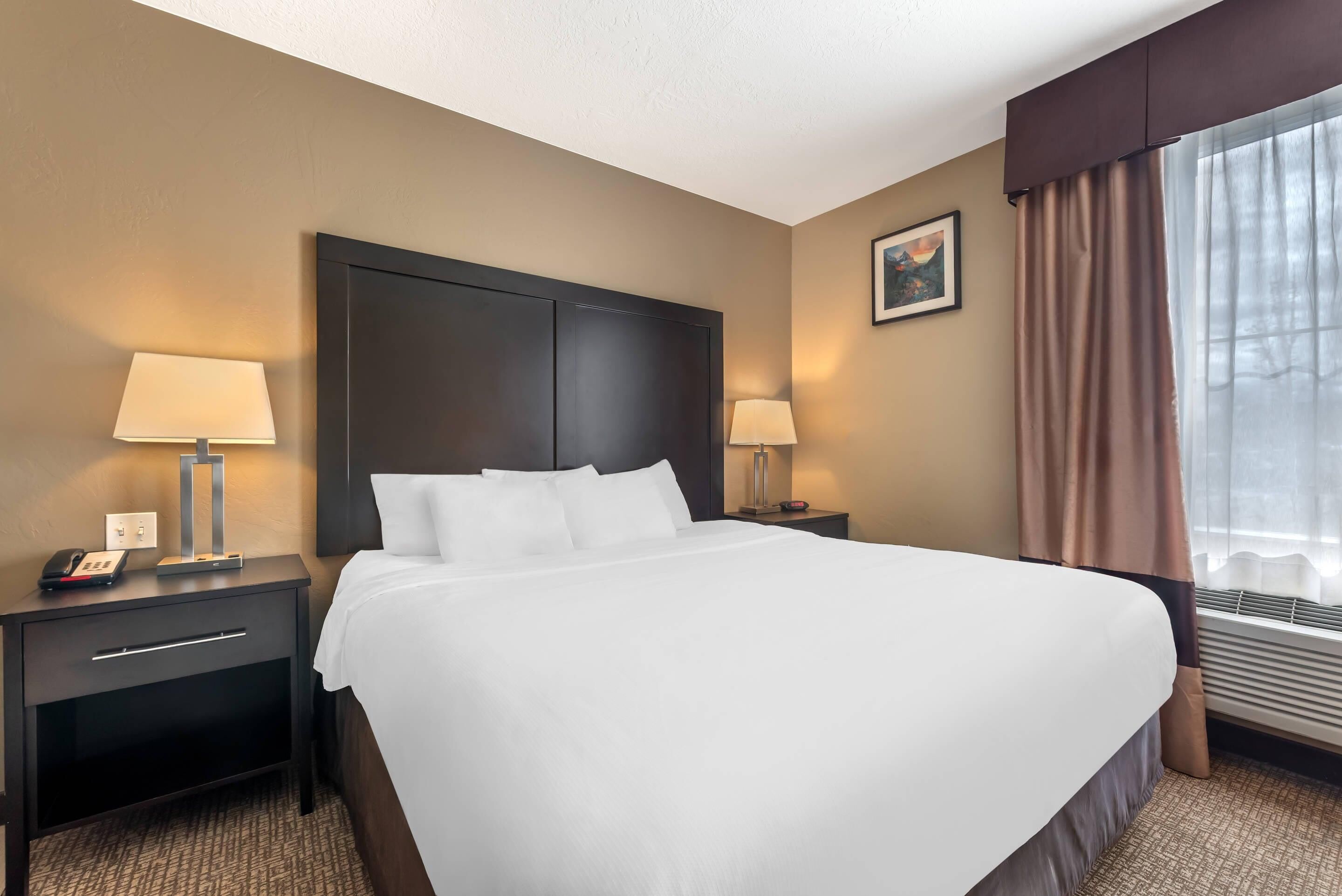 Suite, 1 King Bed, Non Smoking, Jetted Tub | Premium bedding, pillow-top beds, desk, blackout curtains