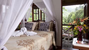 Cabin, Balcony, Mountain View | Individually decorated, individually furnished, iron/ironing board