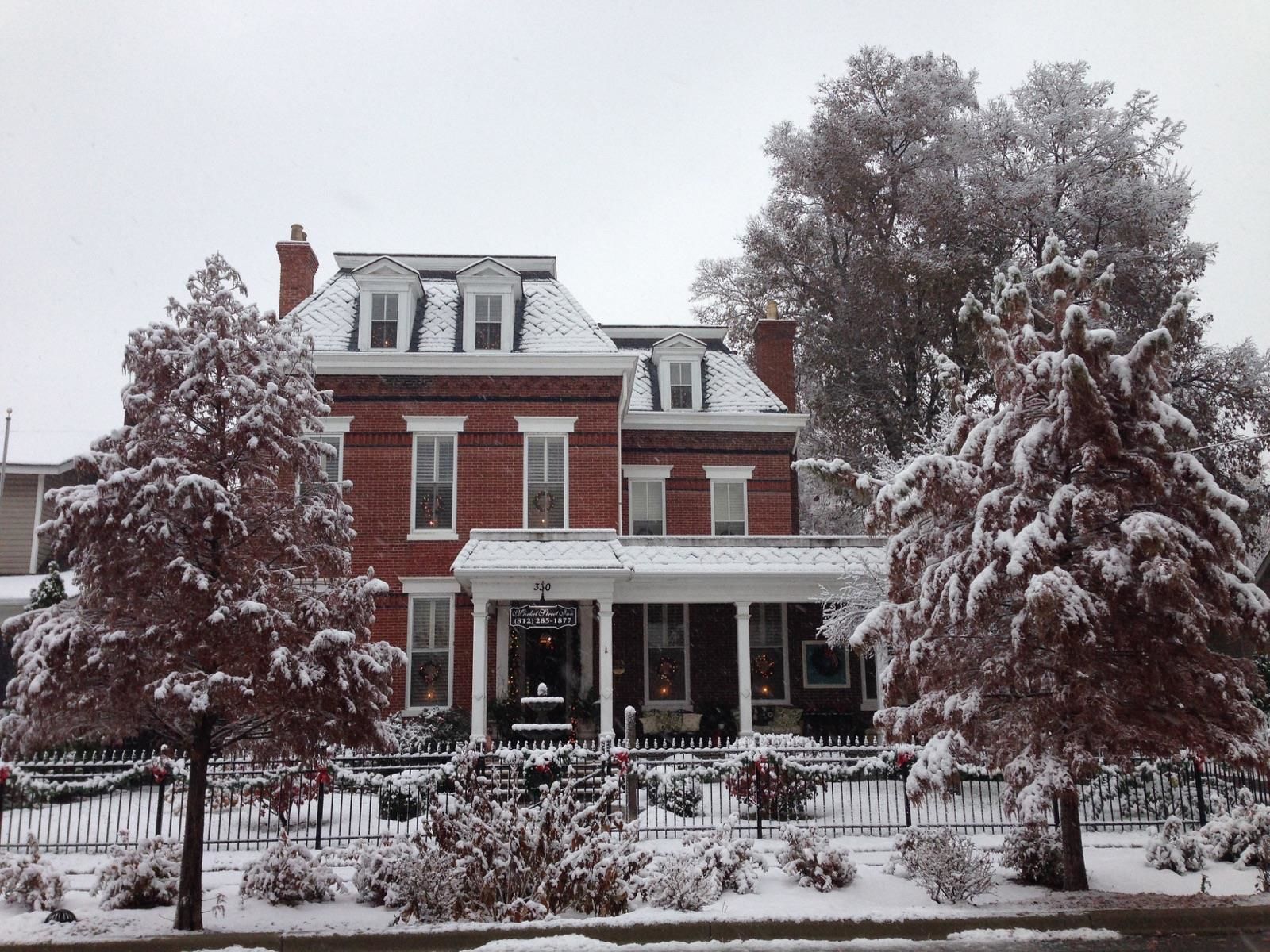 Vista frontal de la propiedad