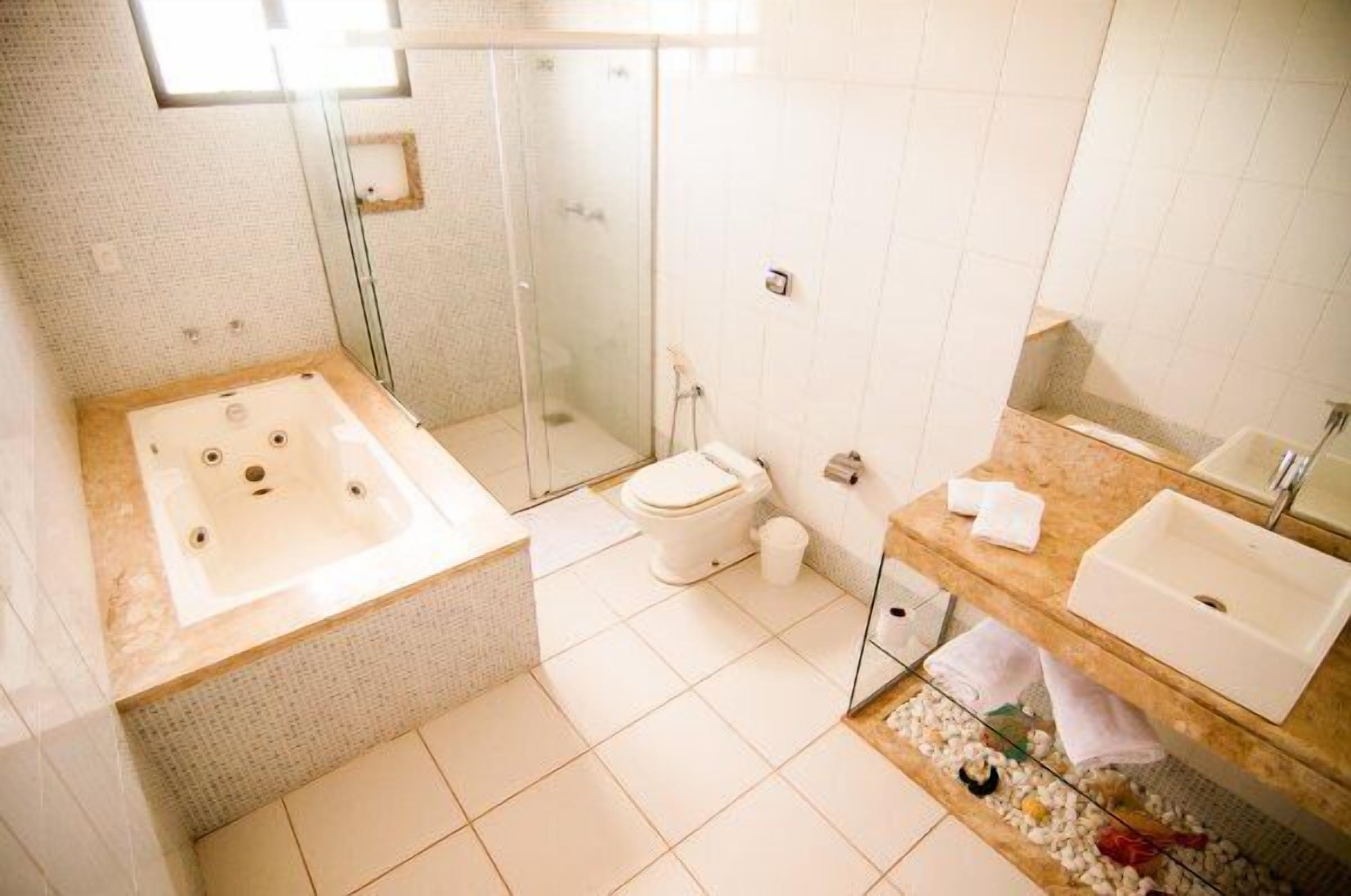 shower, free toiletries, hair dryer, bidet
