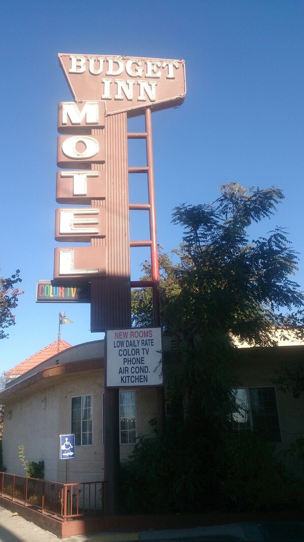 تفاصيل الفندق من الخارج