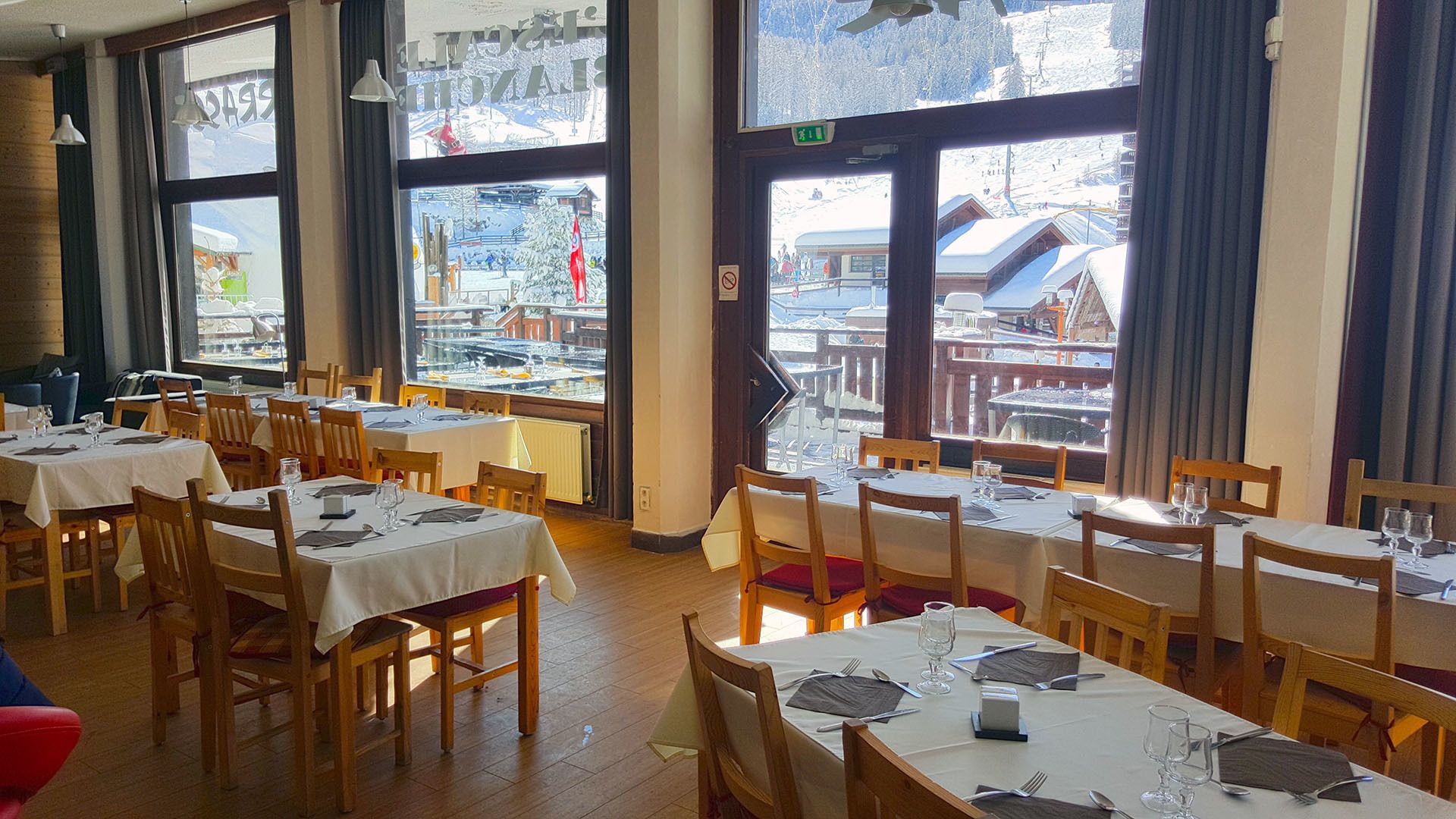 Lunch and dinner served, Regional cuisine