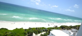 Collins Studios by Design Suites Miami