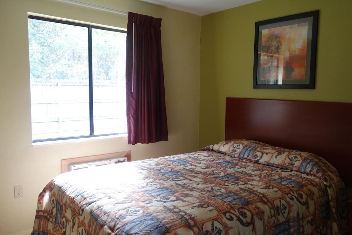 Chambre, 1 grand lit, non-fumeur
