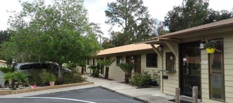 Budget Inn