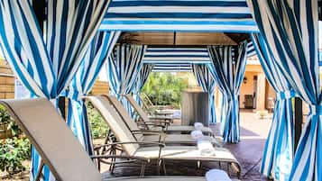 Outdoor pool, cabanas (surcharge), pool umbrellas