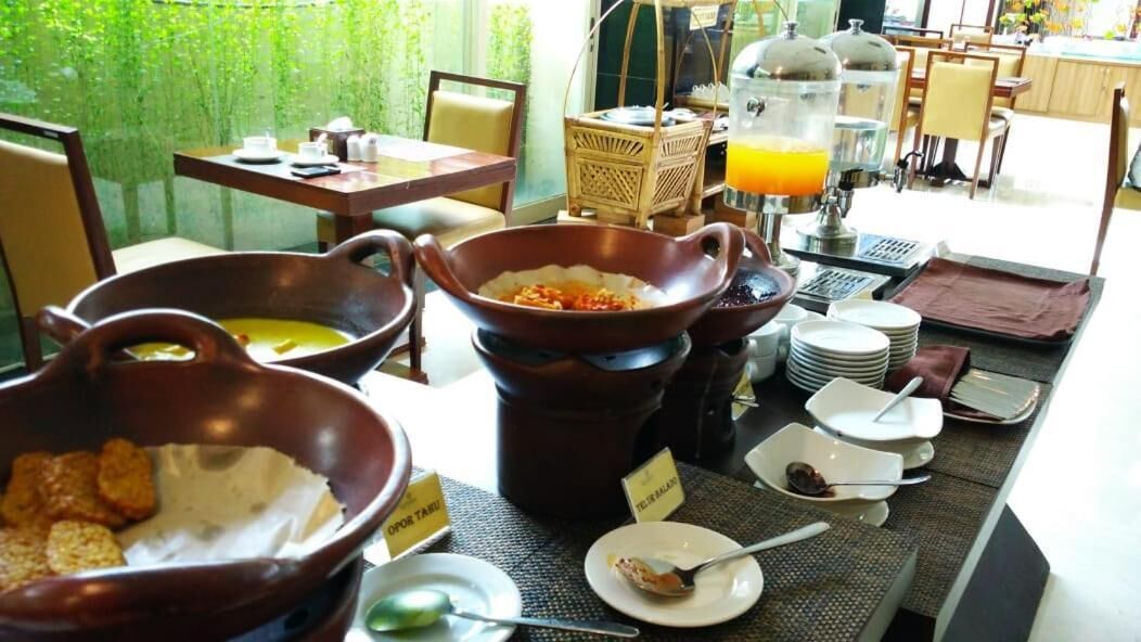 Se sirven desayunos, cenas y cocina indonesia 