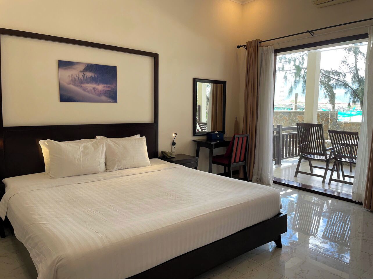 Panoramic Studio, Beach View | Premium bedding, minibar, in-room safe, desk