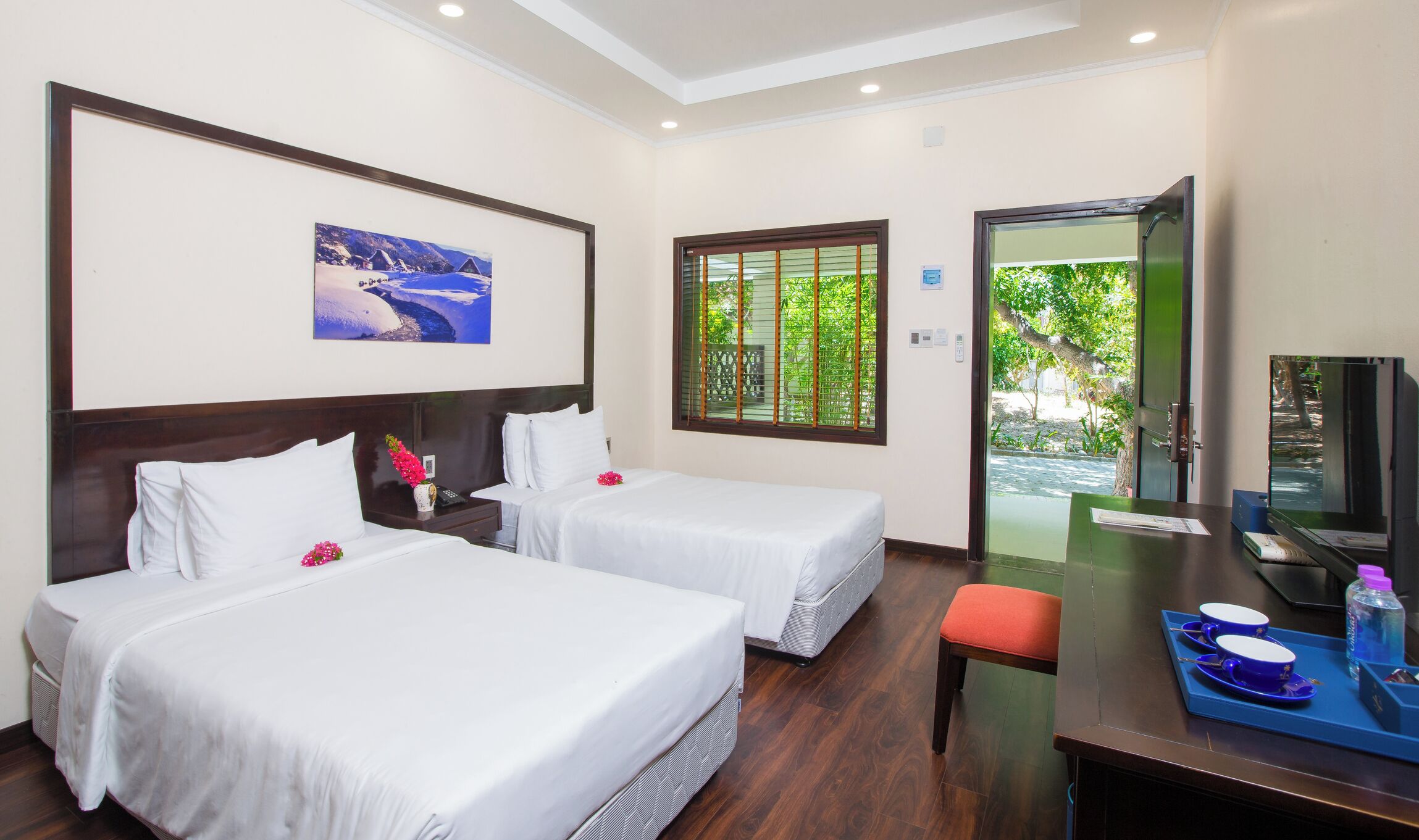 Premium Double Room Single Use, Garden View | Premium bedding, minibar, in-room safe, desk
